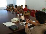 balai-taman-nasional-takabonerate-selayar-rapat.jpg