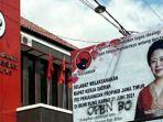 baliho-bergambar-puan-maharani-di-depan-kantor-dpc-pdip.jpg