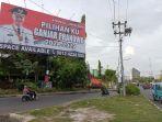 baliho-gubernur-jawa-tengah-ganjar-pranowo-terpasang-di-ujung-jalan-ap-pettarani.jpg