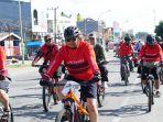 basmin-mattayang-naik-sepeda-keliling-desa-menyapa-dan-menyerap-aspirasi-warga.jpg