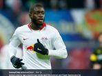 bek-tengah-rb-leipzig-dayot-upamecano-menjadi-incaran-klub-top-eropa-2872020.jpg