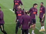 bruno-fernandes-dan-alex-telles-sempat-terlibat-adu-mulut.jpg