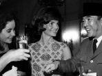 bung-karno-punya-9-istri-ternyata-ditolak-mentah-mentah-cewek-cantik-ini-sampai-dipanggil-ke-istana.jpg