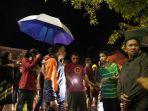 bupati-bantaeng-ilham-azikin-saat-meninjau-lokasi-banjir.jpg