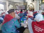 bupati-jeneponto-iksan-iskandar-melepas-rombongan-jamaah-calon-haji-jch-jeneponto_20180812_163248.jpg