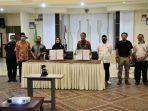 bupati-luwu-utara-dan-sejumlah-pejabat-foto-bersama-usai-meraih-opini-wtp-2952020.jpg