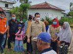 bupati-pangkep-menyerahkan-bantuan-ke-korban-puting-beliung.jpg