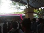 bus-persija-jakarta-saat-dikepung-oknum-suporter.jpg