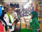 calon-bupati-sidrap-dollah-mando-blusukan-di-pasar-sentral-pangkajene_20180521_130505.jpg