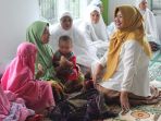 calon-wakil-bupati-sinjai-a-kartini-ottong-temui-warga-sinjai_20180406_225436.jpg