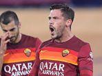 carles-perez-saat-berkostum-as-roma.jpg
