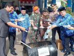 catatan-sipil-maros-memusnahkan-3780-keping-kartu-tanda-penduduk-ktp.jpg