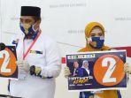 chaidir-syam-dan-suahrtina-bohari-setelah-pengambilan-nomor-urut-kamis-2492020.jpg