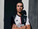 cristiano-ronaldo-pulang-kampung-tak-mau-senasib-teman-timnya-daniele-rugani-positif-corona.jpg
