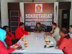 desk-pilkada-geri_20150429_234108.jpg