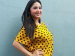 dewi-perssik-tersangka.jpg