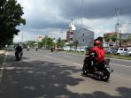 di-depan-kantor-gubernur-provinsi_20160322_144817.jpg