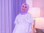 dibilangi-tak-punya-sopan-santun-oleh-iis-dahlia-penyanyi-ini-justru-sukses-dan-punya-rumah-mewah.jpg