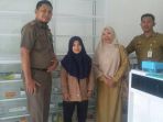 dinkes-pinrang-saat-meninjau-salah-satu-sarana-apotek-industri-rumah-tangga_20180411_153624.jpg
