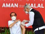 dr-abdul-muthalib-suntik-vaksin-covid-19-untuk-presiden-jokowi.jpg