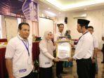 dua-kepala-sekolah-kepsek-sekolah.jpg