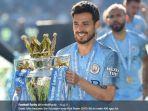 eks-gelandang-serang-manchester-city-asal-spanyol-david-silva-1882020.jpg