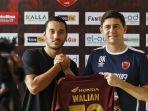 ezra-walian-memamerkan-jersey-yang-akan-dipakainya-bersama-psm.jpg