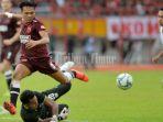 ferdinand-sinaga-saat-memperkuat-psm-makassar-melawan-kalteng-putra-10120200.jpg