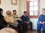 foto-bersama-dengan-esin-celebi-bayru-generasi-ke-22-rumi.jpg