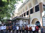 foto-bersama-usai-pelepasan-tim-relawan-di-masjid-nurul-mustahida-immim.jpg