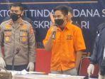 gaya-doni-salmanan-saat-konferensi-pers.jpg