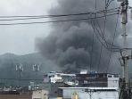 gedung-telkomsel-terbakar.jpg