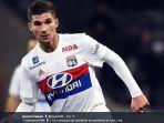 gelandang-tengah-olympique-lyon-houssem-aouar.jpg
