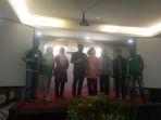grab-ahmad-hidayat-dan-komisioner-komnas-perempuan-nina-nurmila.jpg