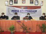 gtpp-covid-19-pemkab-toraja-utara-dan-kpu-saat-konferensi-pers-hasil-swab-test-di-kantor-kpu.jpg
