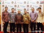 gubernur-sulbar-ali-baal-masdar-bersama-kadis-ketenagak34.jpg