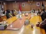 gubernur-sulbar-ali-baal-masdar-menemui-menteri-pariwisata-dan-ekonomi-kreatif-ri.jpg