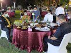 gubernur-sulsel-nurdin-abdullah-menjamu-makan-malam-presidw322e.jpg