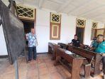 hendrik-horas-di-rumah-pengasingan-bung-hatta.jpg