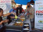 humanity-food-truck-salurkan-zakat-dermawan-untuk-penyintas-banjir-luwu-utara.jpg
