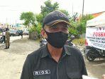humas-kecamatan-biringkanayya-maros-makarios-saat-ditemui-di-posko-perbatasan-maros-makassar.jpg