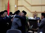 ilham-peluk.jpg