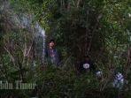 ilmi-sulsel-melakukan-pendampingan-kepada-warga-dalam-mengelola-madu-hutan-di-dusun-cindakko-2.jpg