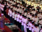 ilustrasi-Sholat-Magrib-Berjamaah1527523784.jpg