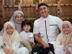 irfan-hakim-bersam-istri-dan-anak-anaknya.jpg