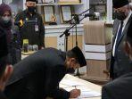 irwan-hamid-melantik-direktur-pdam-tirta-sawitto-nasrun-tahir-dan-pd-karya-johamran.jpg
