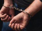 jadi-buronan-narkoba-mr-lari-dalam-keadaan-bugil-setelah-berhubungan-badan-saat-digrebek-polisi.jpg