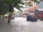 jalan-poros-di-jeneponto-terendam-banjir-senin-29112021.jpg