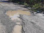 jalan-rusak-menghubungkan-antar-desa-di-kecamatan-binamu-kabupaten-jeneponto.jpg