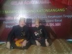 jan-s-maringka-mendapat-gelar-kehormatan-adat-dari-kerajaan-mamuju_20171031_100057.jpg